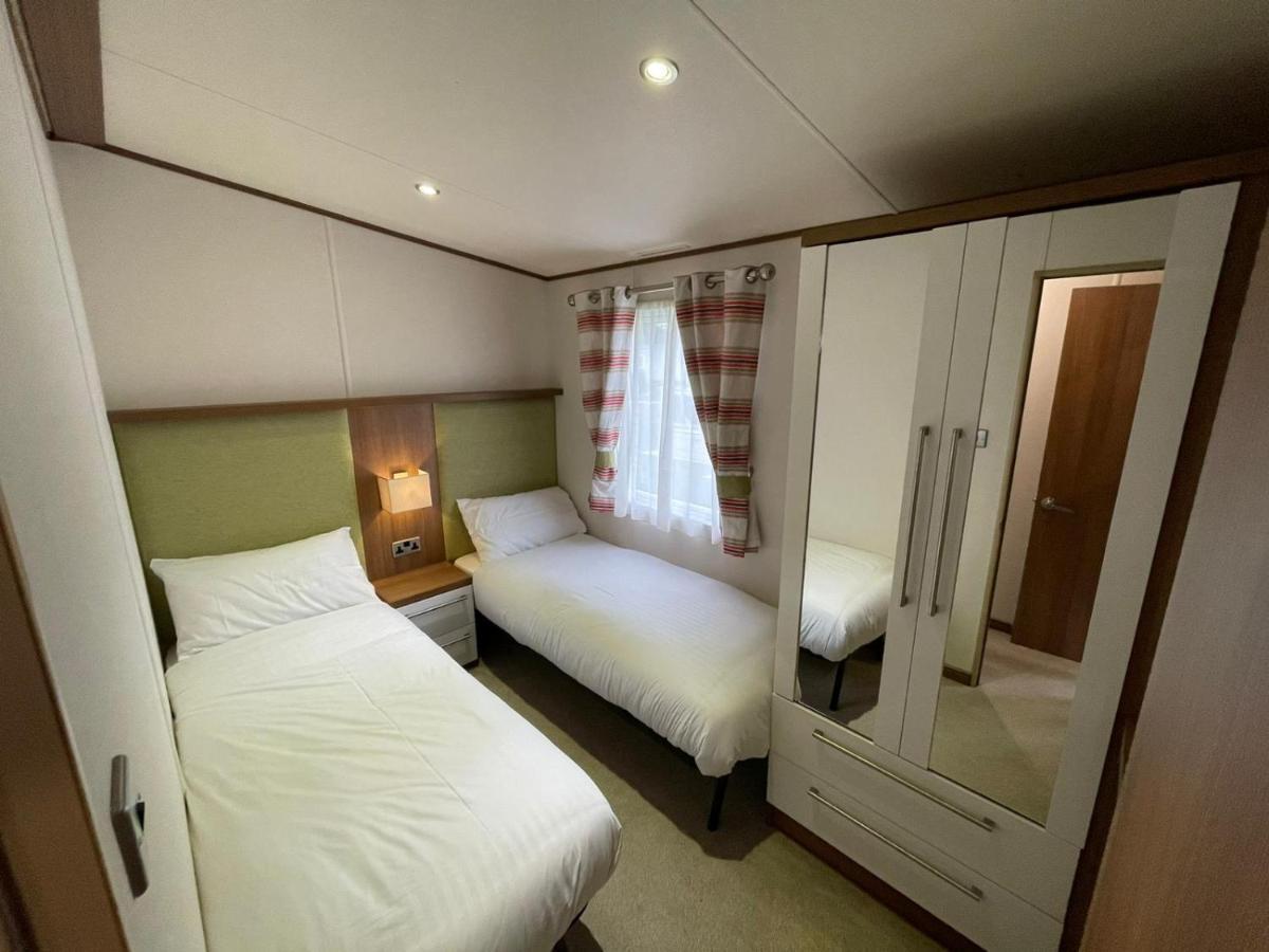 Golden Anchor - The Milano - Coastal Caravan Breaks Chapel St. Leonards Exterior foto